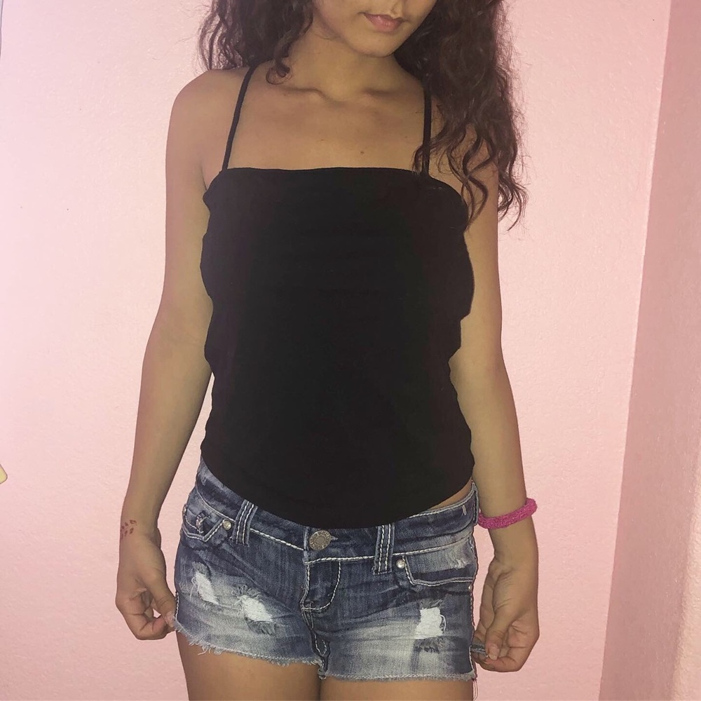 Simple Black Tank - Picture 4 of 4
